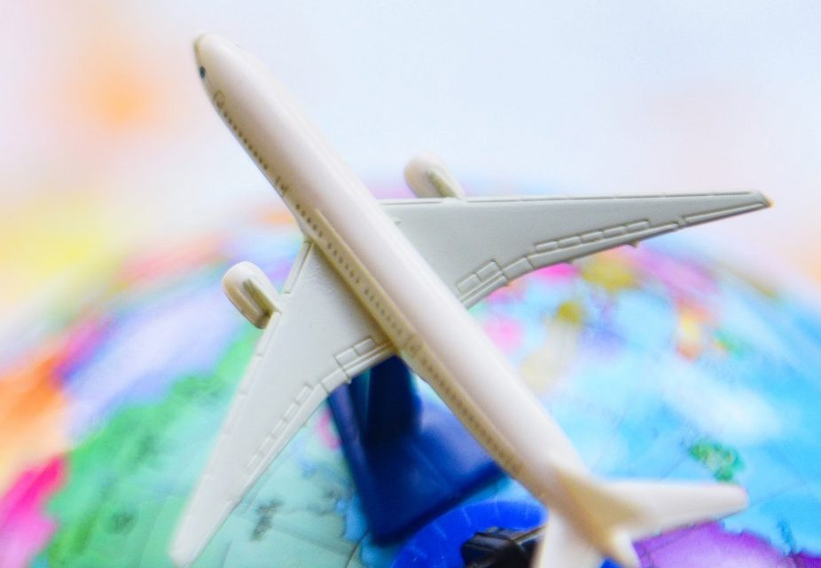 https://conectameya.com/wp-content/uploads/2019/04/bigstock-Travel-Background-Concept-Ai-318873919e-e1574097567429-926x640.jpg